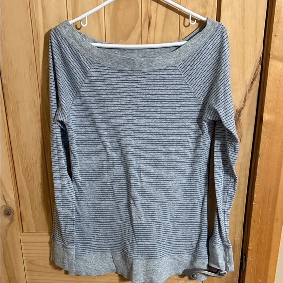 Old Navy Gray and Blue Striped Women's Top - Picture 1 of 4